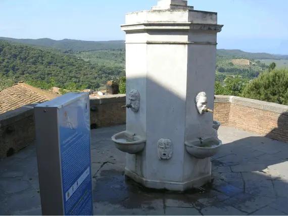 immagine della fontanella di via unberto a castagneto