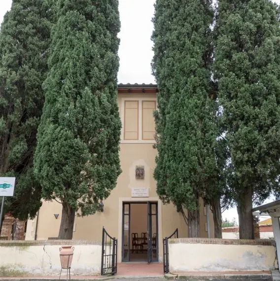 immagine ingresso centro civico di bolgheri immagine ingresso centro civico di bolgheri