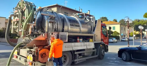 foto pulizia caditoie