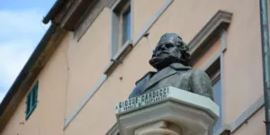 immagine busto del Carducci